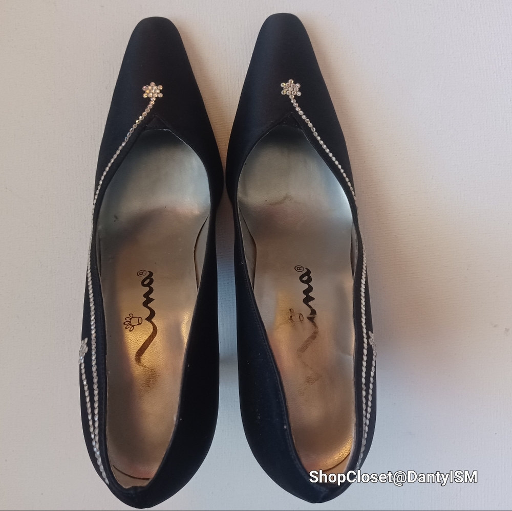 Elegant Black Heels with Rhinestone Detailing - Picture 6 of 16